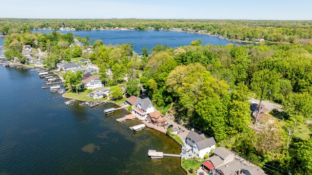 8568 Lake Avenue, Watervliet, MI 49098