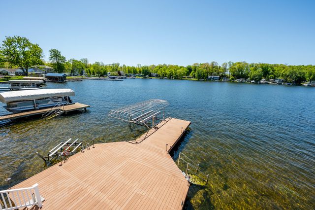 8568 Lake Avenue, Watervliet, MI 49098