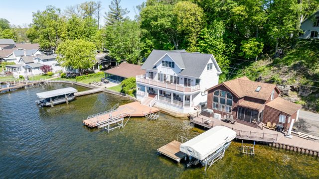 8568 Lake Avenue, Watervliet, MI 49098