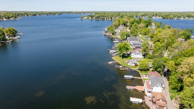 8568 Lake Avenue, Watervliet, MI 49098