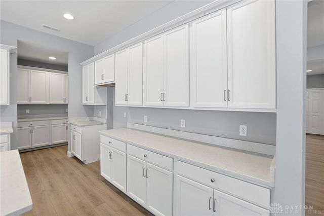 889 Reeder Circle, Dayton, OH 45458