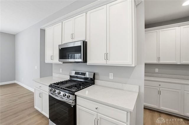 889 Reeder Circle, Dayton, OH 45458