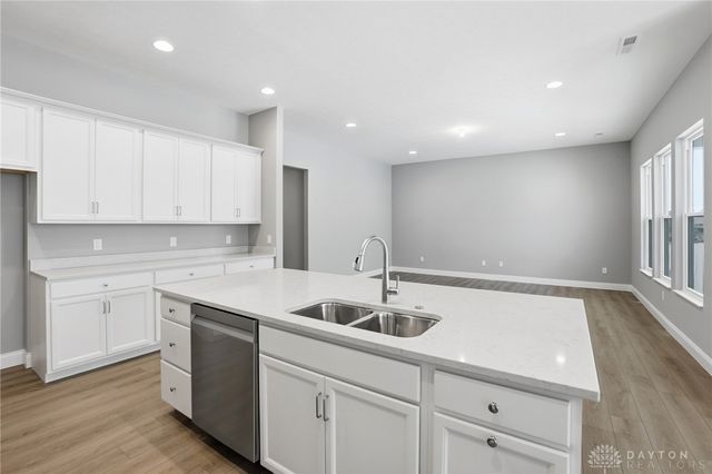 889 Reeder Circle, Dayton, OH 45458