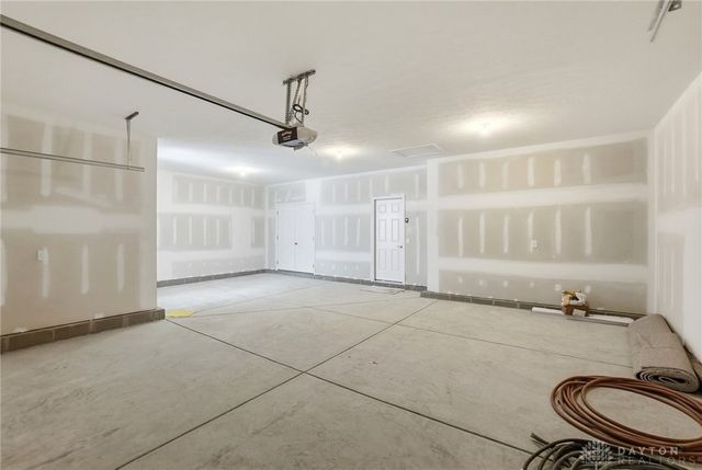 889 Reeder Circle, Dayton, OH 45458