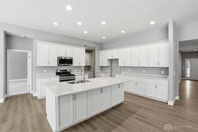 889 Reeder Circle, Dayton, OH 45458