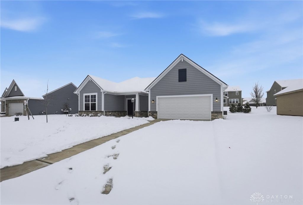 889 Reeder Circle, Dayton, OH 45458