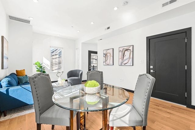 14 Carlton St B, Somerville, MA 02143