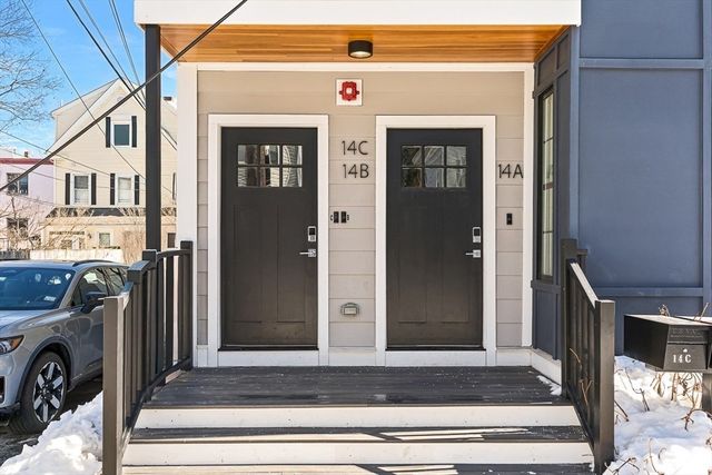14 Carlton St B, Somerville, MA 02143