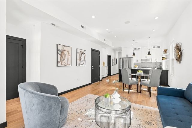 14 Carlton St B, Somerville, MA 02143