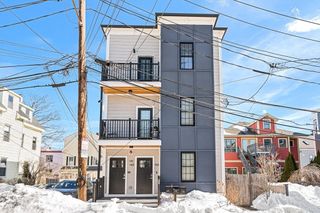 14 Carlton St B, Somerville, MA 02143