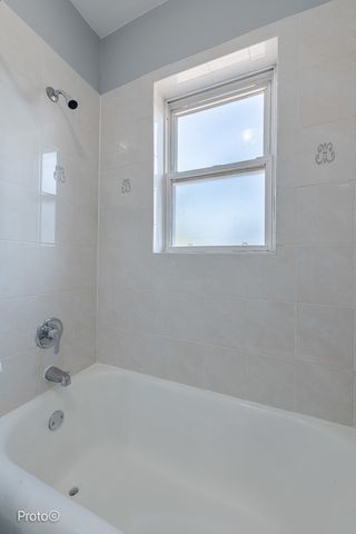 5148 N Monitor Avenue 301, Chicago, IL 60630