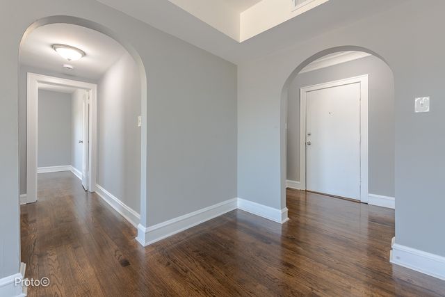 5148 N Monitor Avenue 301, Chicago, IL 60630