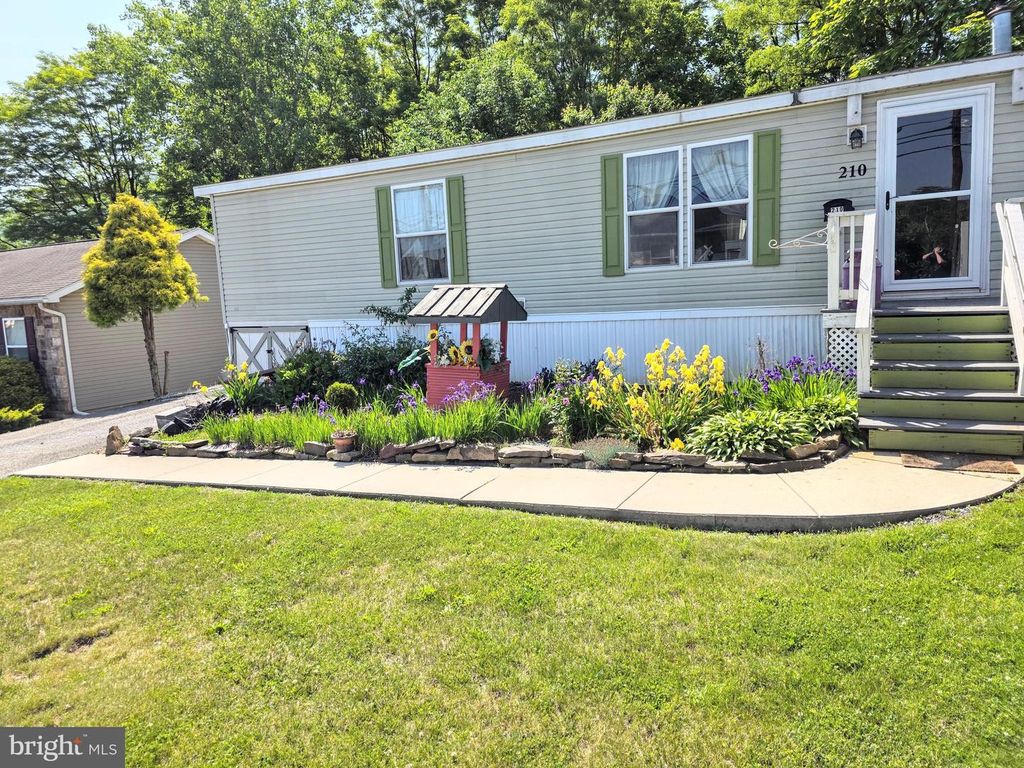210 AVENUE A, Palmerton, PA 18071