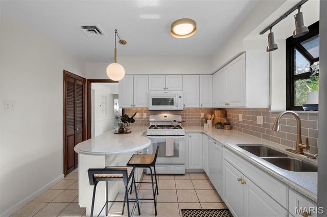 6027 Guilford Place, St Louis, MO 63109