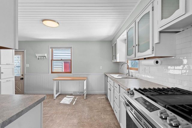 1623 JAY LANE, Green Bay, WI 54304