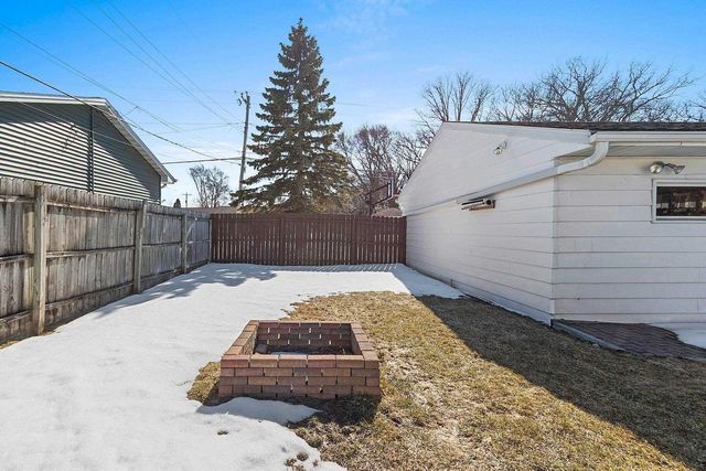 1623 JAY LANE, Green Bay, WI 54304