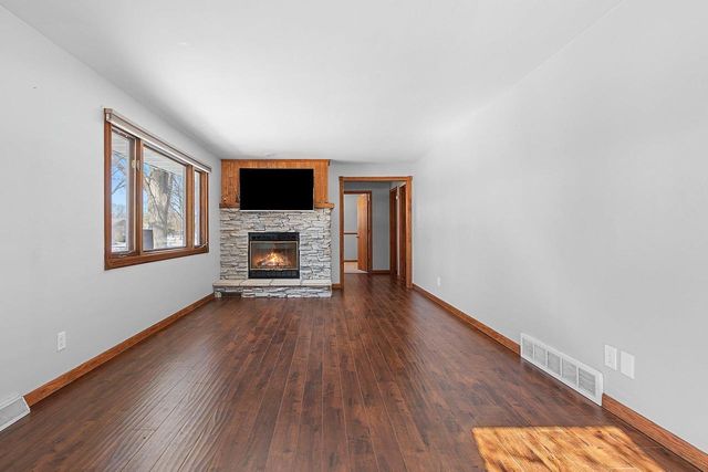 1623 JAY LANE, Green Bay, WI 54304