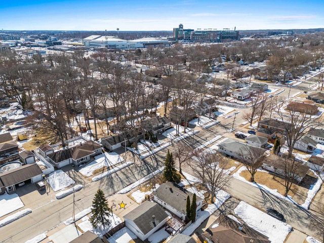 1623 JAY LANE, Green Bay, WI 54304