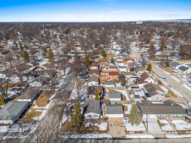 1623 JAY LANE, Green Bay, WI 54304