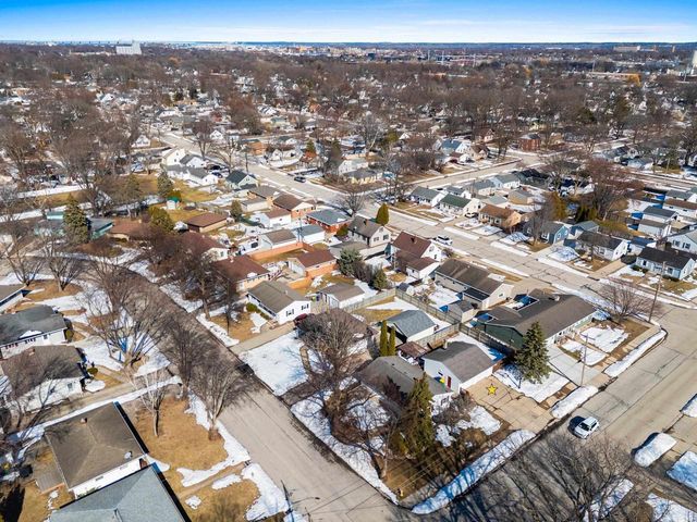 1623 JAY LANE, Green Bay, WI 54304