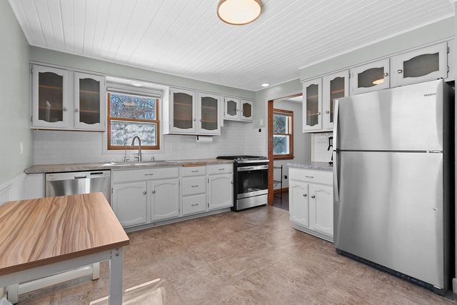 1623 JAY LANE, Green Bay, WI 54304