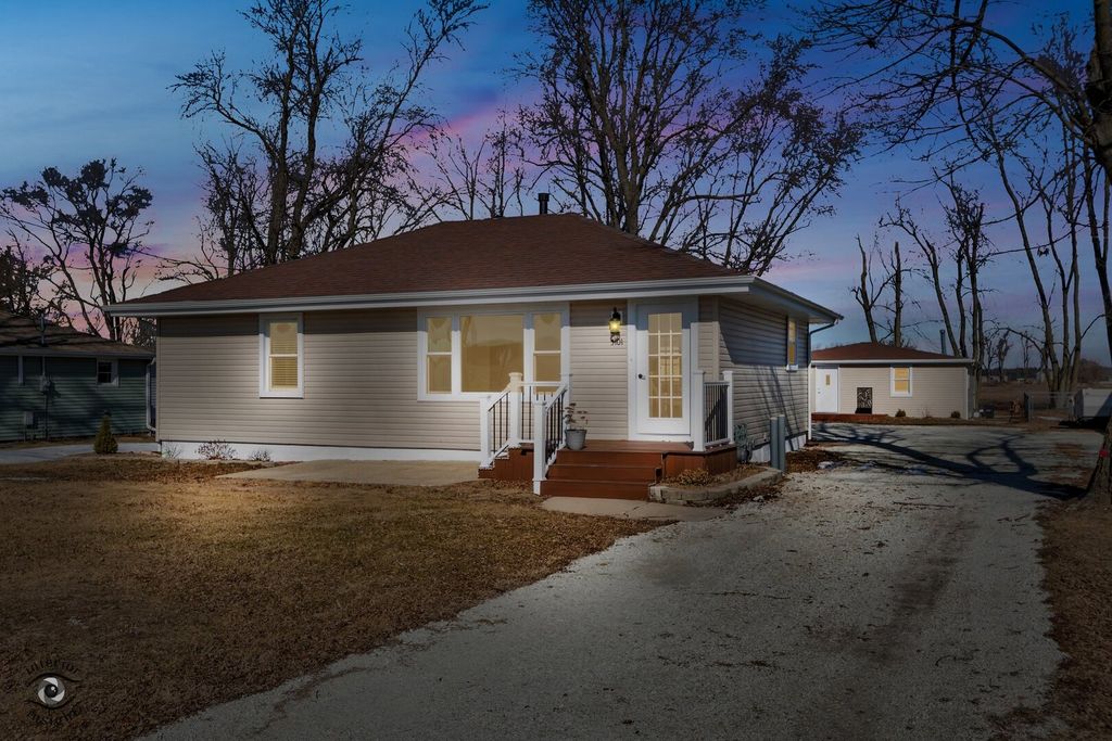 5101 W 1000 N Road, Kankakee, IL 60901