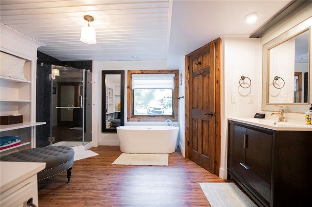 19145 Eagle Point Road, Garfield, AR 72732