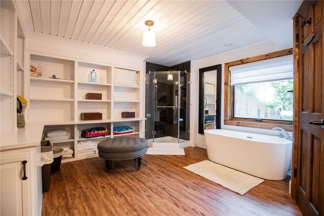 19145 Eagle Point Road, Garfield, AR 72732