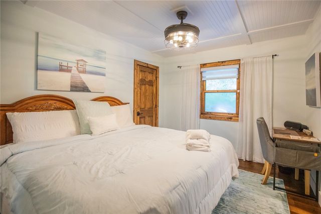 19145 Eagle Point Road, Garfield, AR 72732