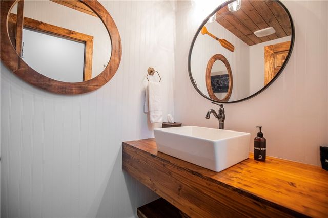 19145 Eagle Point Road, Garfield, AR 72732