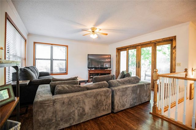 19145 Eagle Point Road, Garfield, AR 72732