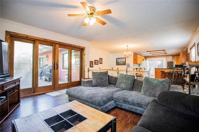 19145 Eagle Point Road, Garfield, AR 72732