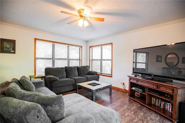 19145 Eagle Point Road, Garfield, AR 72732