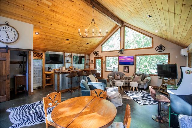 19145 Eagle Point Road, Garfield, AR 72732