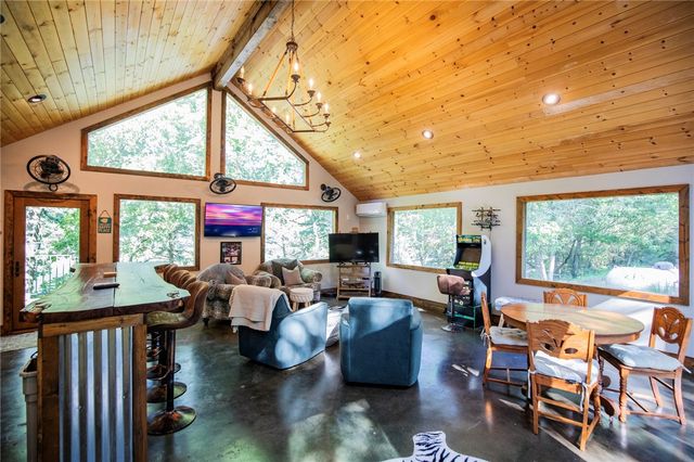 19145 Eagle Point Road, Garfield, AR 72732