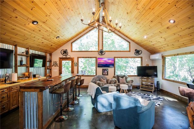 19145 Eagle Point Road, Garfield, AR 72732