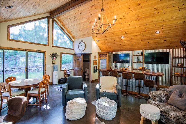 19145 Eagle Point Road, Garfield, AR 72732