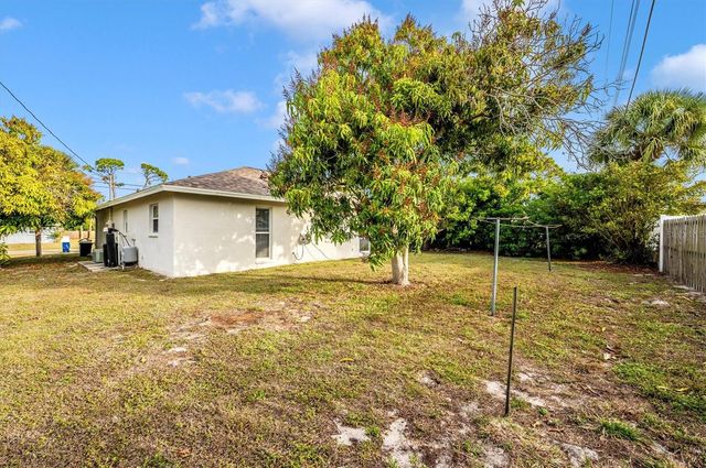 1127 S VENICE BOULEVARD, Venice, FL 34293