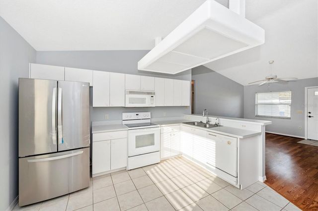 1127 S VENICE BOULEVARD, Venice, FL 34293