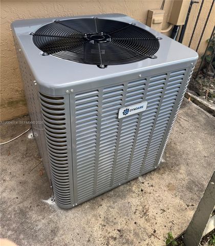 7599 W 4th Ct, Hialeah, FL 33014