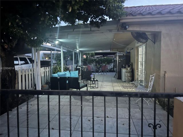 7599 W 4th Ct, Hialeah, FL 33014