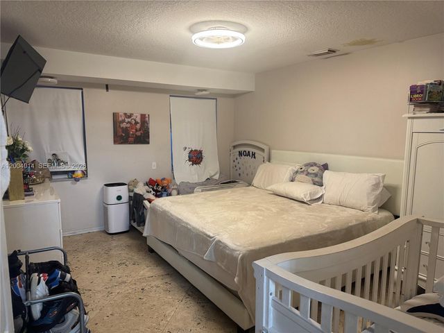 7599 W 4th Ct, Hialeah, FL 33014