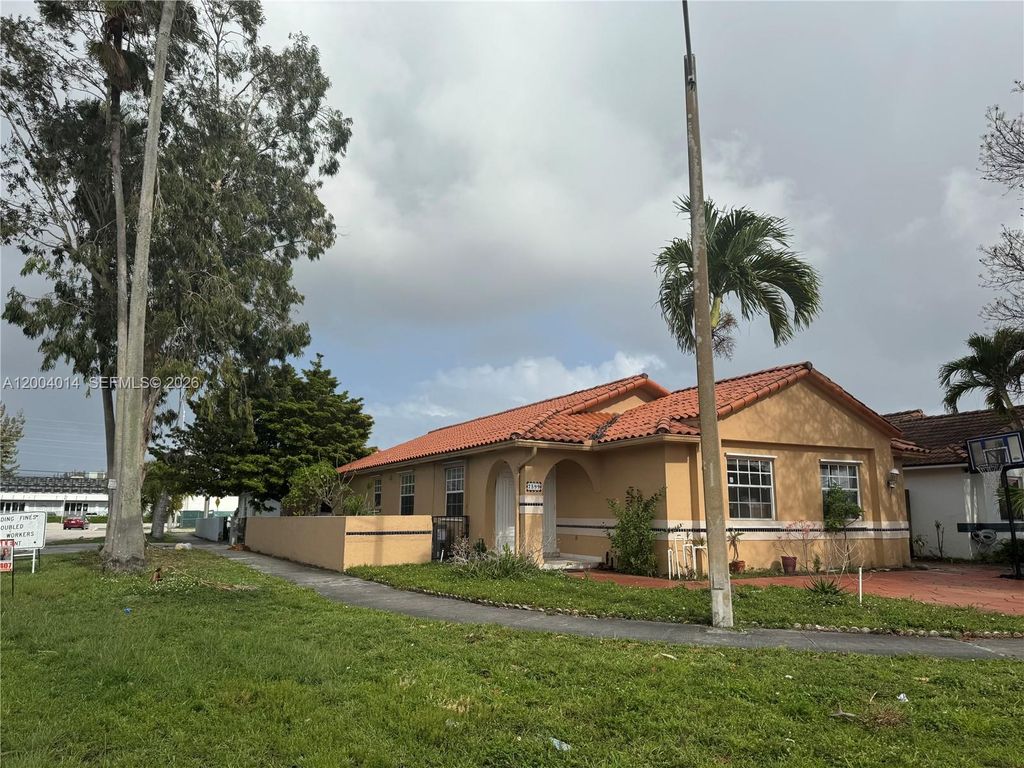 7599 W 4th Ct, Hialeah, FL 33014