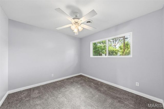 9838 Tanbark Lane, St Louis, MO 63134