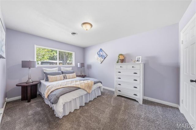 9838 Tanbark Lane, St Louis, MO 63134