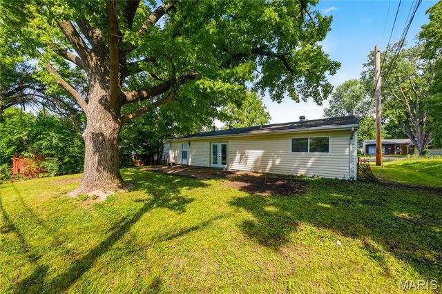 9838 Tanbark Lane, St Louis, MO 63134