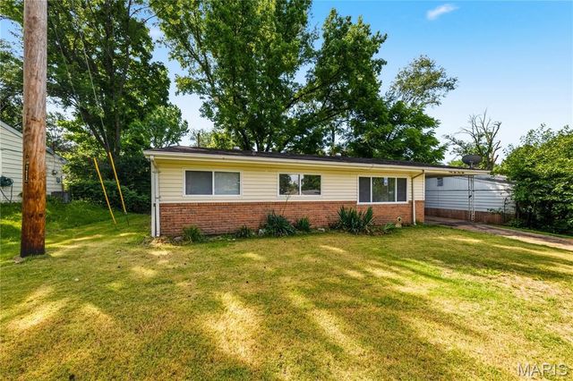 9838 Tanbark Lane, St Louis, MO 63134