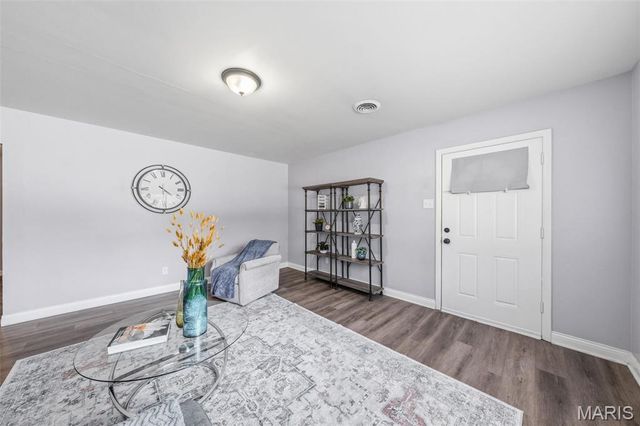 9838 Tanbark Lane, St Louis, MO 63134