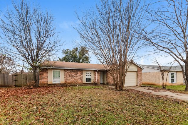 3817 Longmeadow Way, Fort Worth, TX 76133