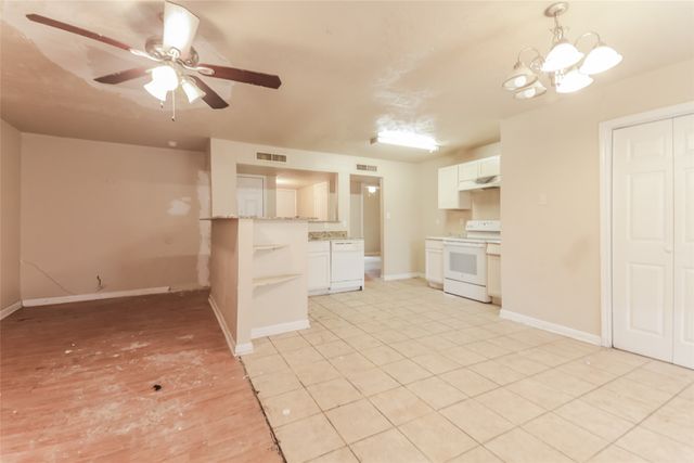 3817 Longmeadow Way, Fort Worth, TX 76133
